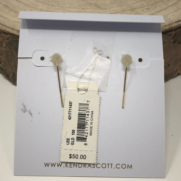 Lee Earrings - White - Picture 3 of 4